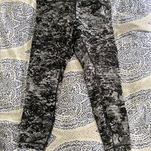 EUC Lululemon Wunder Under Leggings sz10